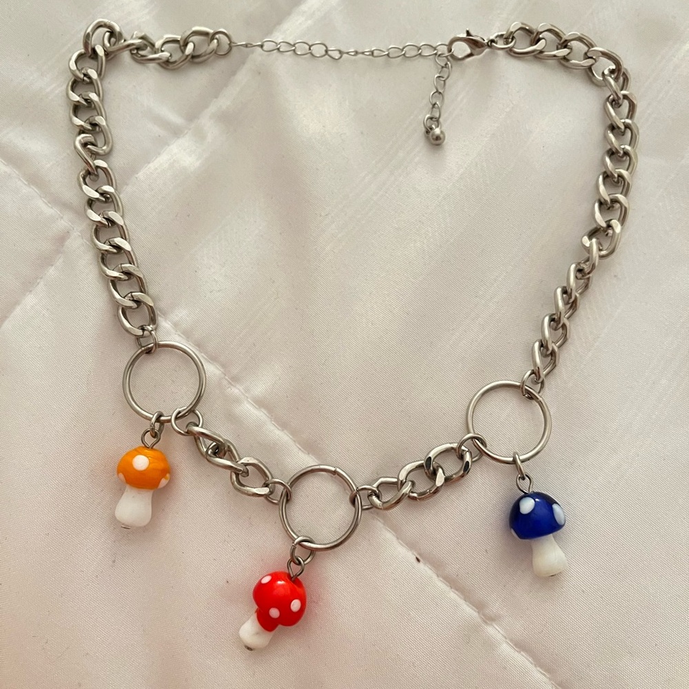 Mushroom choker